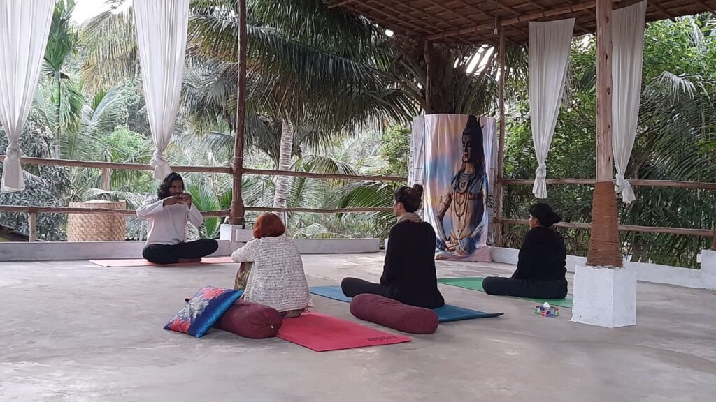 10 Best Yoga Teacher Training Courses in India (2025/26)