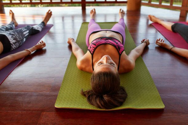 BENEFITS OF PRACTICING YOGA RIGHT BEFORE BEDTIME
