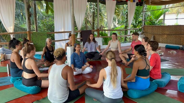 10 Best Yoga Teacher Training Courses in India (2025/26)